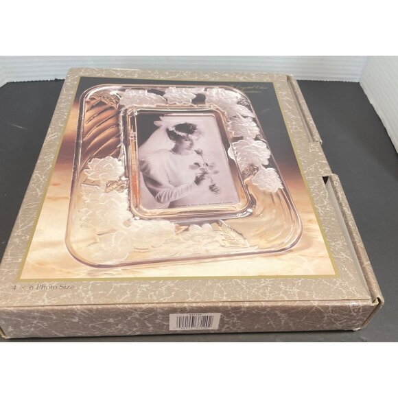 Crystal Clear Signatures Chrysanthemum Rectangular Crystal Photo Frame 4x6 Frost - Picture 3 of 15